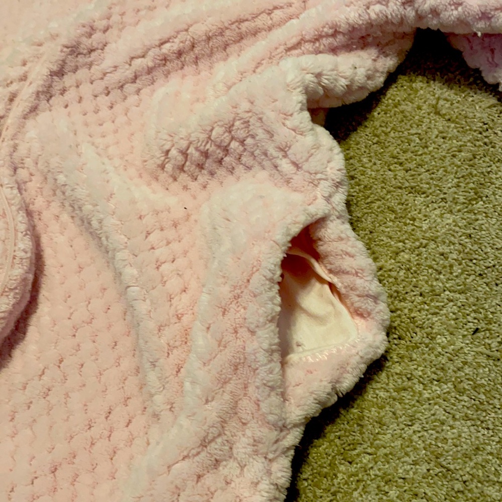 Soft Pink Robe - Picture 8 of 9